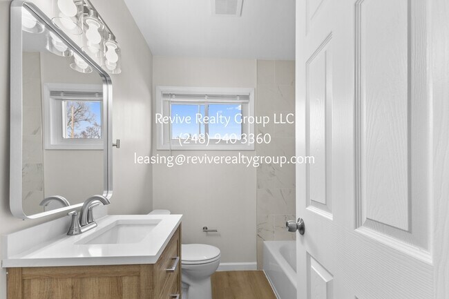 Building Photo - 18240 Negaunee