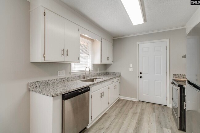 Building Photo - 7712 Burdell Dr