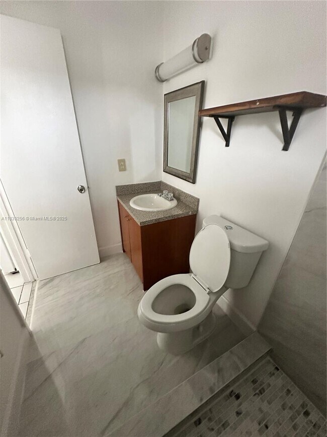 Building Photo - 2300 W 66th Pl