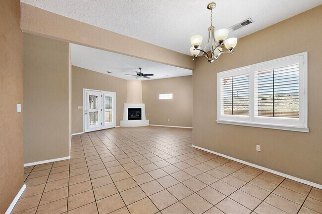 Building Photo - SE Rio Rancho 3 Bedroom  2 bath  2 car garage