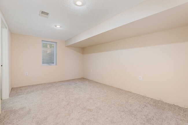 Building Photo - 4 Bed | 2 bath House in Andover School Dis...
