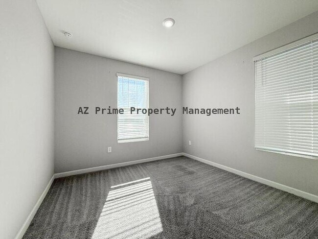 Building Photo - 5138 E Anderson Dr