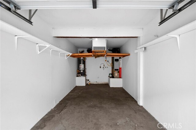 Building Photo - 160 Greentree Ln