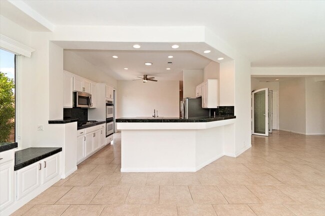 Kitchen - 69457 Turnberry Ct