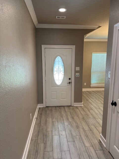 Building Photo - 611 Foxmeadow Ln