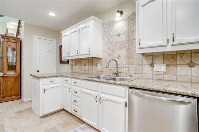 Building Photo - 5425 Collinwood Ave