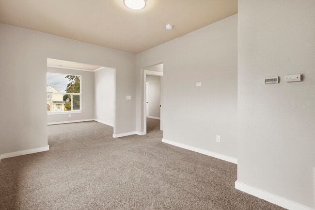 Building Photo - 512 E 34th St