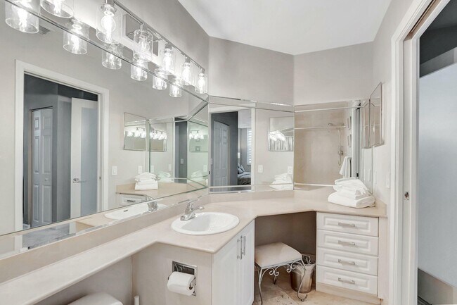 Building Photo - 3606 S Ocean Blvd