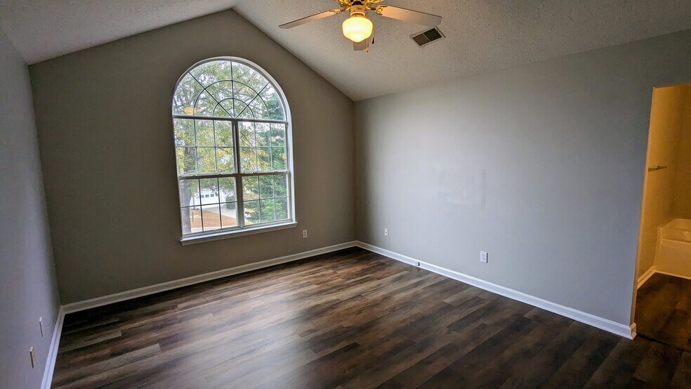 Building Photo - 205 Rice Hill Ct