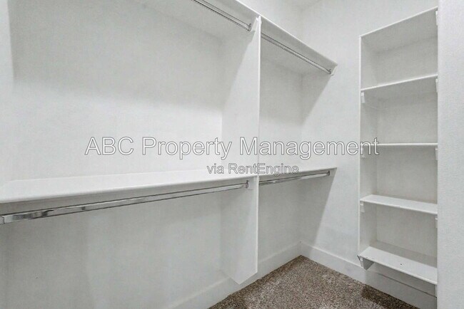 Building Photo - 3110 SW Riverstone Ave