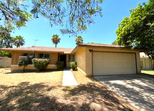 Building Photo - 4 Bed, 2 Bath in Highland, CA!
