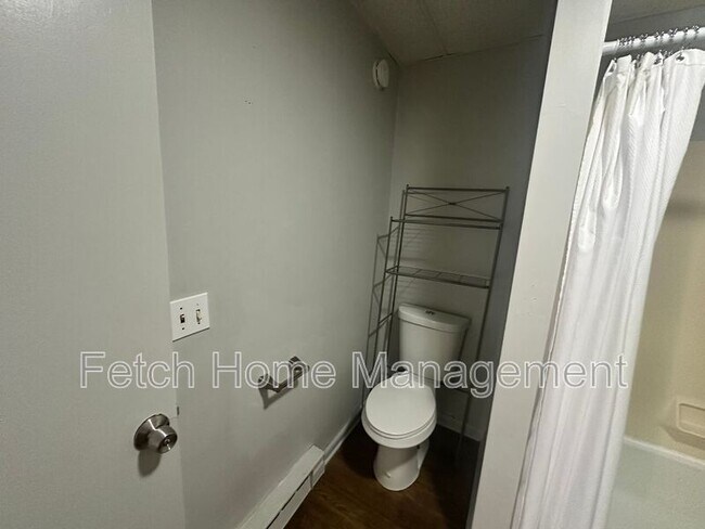 Building Photo - 10669 Jonestown Rd