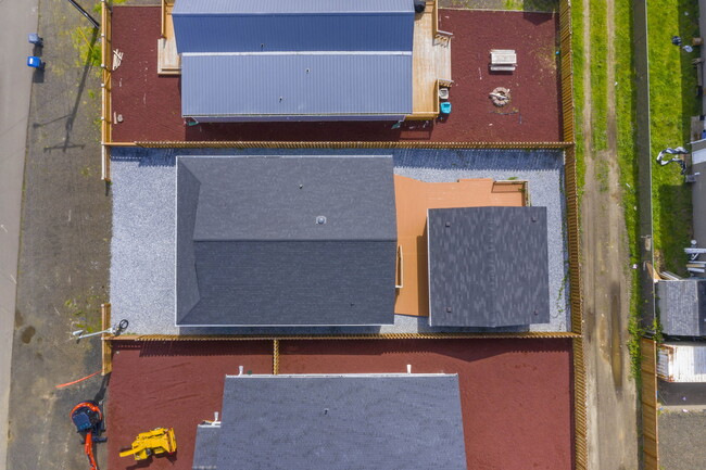 Building Photo - 831 N 1st St