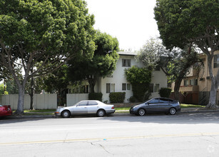 Building Photo - 4456 Overland Ave