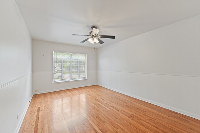 Building Photo - 417 W Gramercy Pl