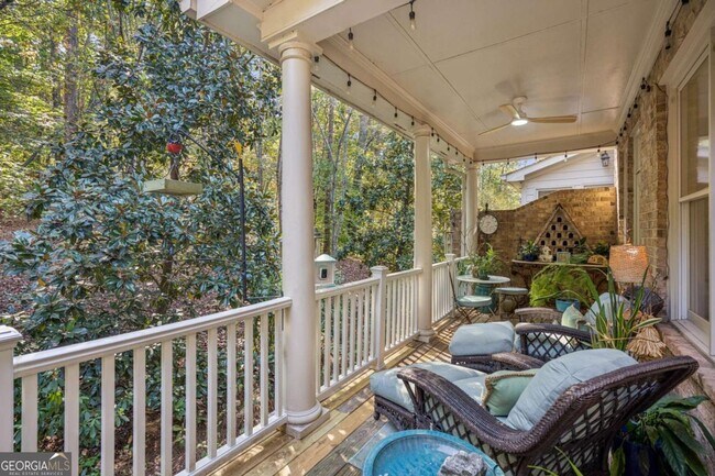 Building Photo - 9026 Riverbend Manor