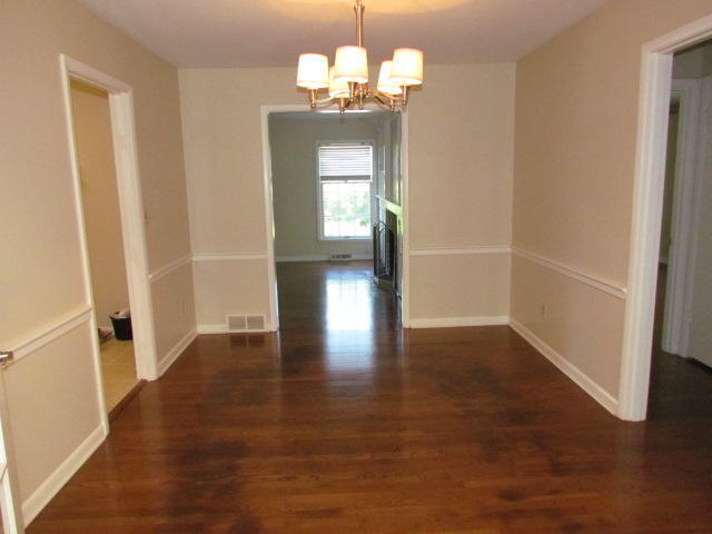 Building Photo - 807 Malabu Dr