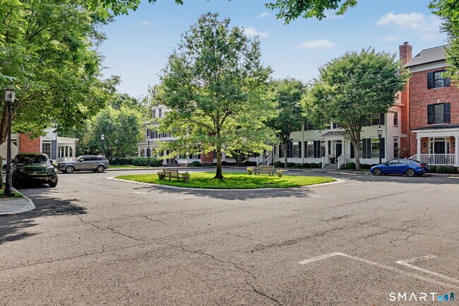 Building Photo - 16 Elmwood Drive