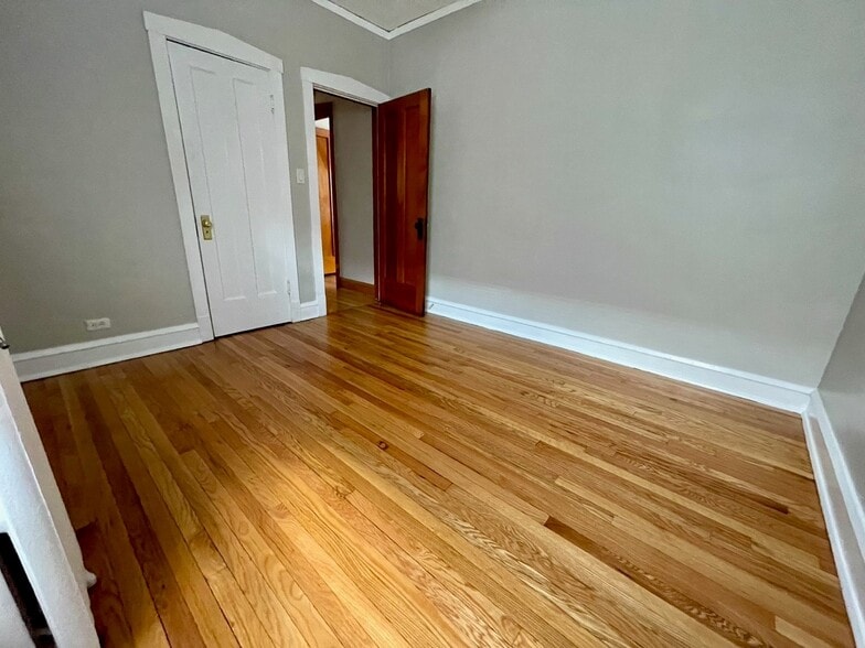 Bedroom 1 - 5336 W Dakin St