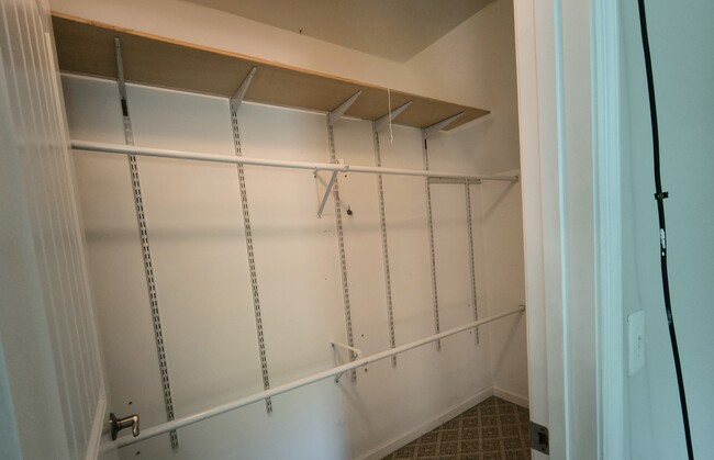 Building Photo - 5195 Old Gray Farm Ln