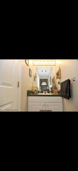 Building Photo - 324 Rhode Island Ave