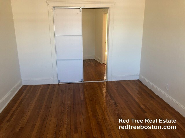 Building Photo - 127 Sutherland Rd