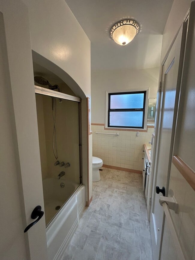 Building Photo - 2BR/ 1BA House In South Salinas