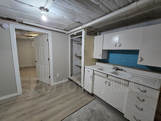 Building Photo - 518 Kern St