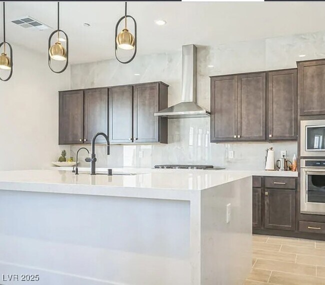 Building Photo - 9031 Coastal Oaks St