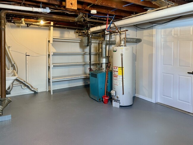 Building Photo - 191 Hobart Ave