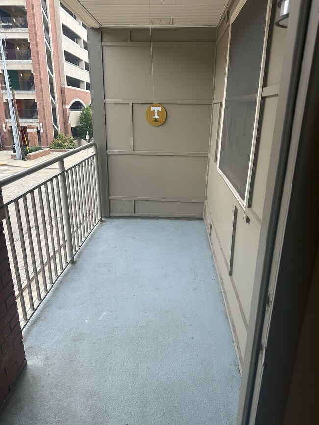 Building Photo - 1735 Lake Ave