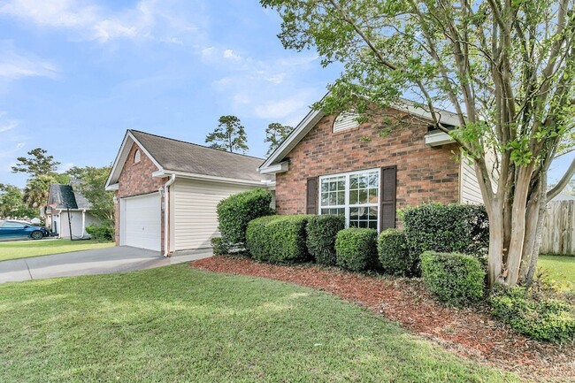 Building Photo - 1004 Cobblestone Blvd