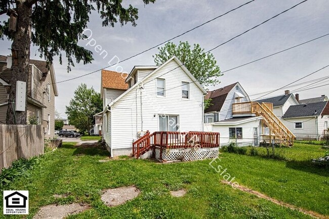 Building Photo - 608 Anderson Ave