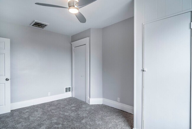 Building Photo - Stunning 4 bedroom home in Beechview available August 1!