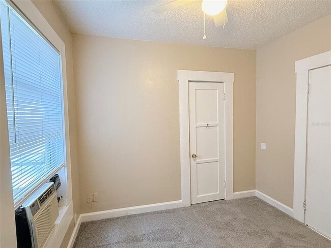 Building Photo - 2609 4th St S