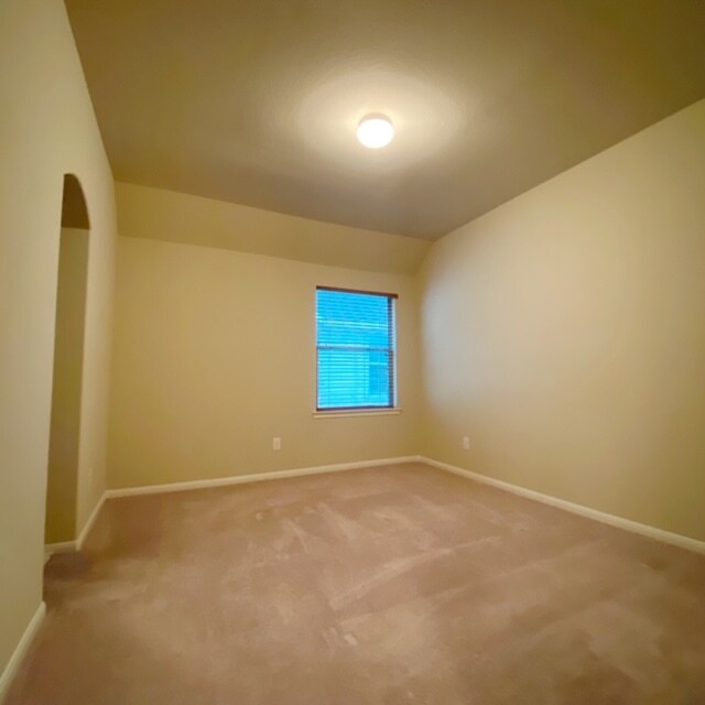 Building Photo - 710 Streamwood Ln