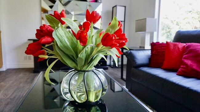 Building Photo - 12067 Lampton View Dr