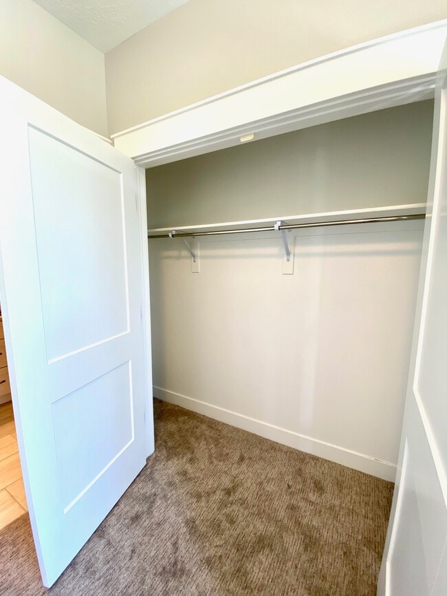 Building Photo - 10439 S Beetdigger Blvd