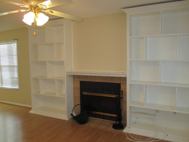 Built-In Shelving - 3626 59th Ave W