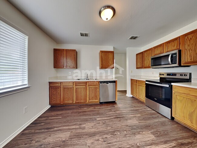 Building Photo - 2436 Sierra Dr