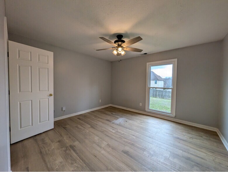 Building Photo - 3624 Beechwood Cir