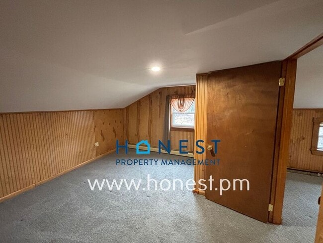 Building Photo - 273 Pond Rd