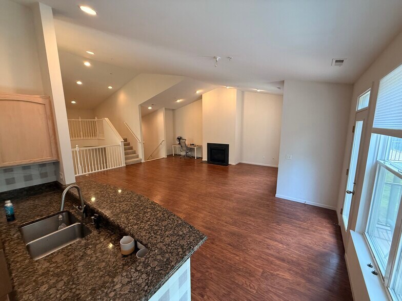 Building Photo - 3145 Asher Rd