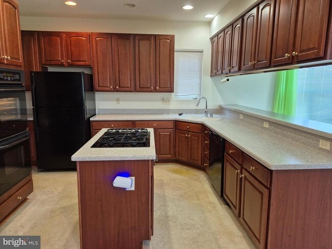 Building Photo - 11701 Fair Oaks Way