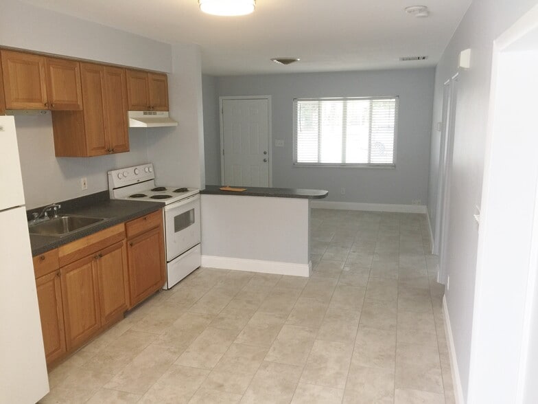 View from dinette area facing towards front of great room - 3815 1ST AVE N