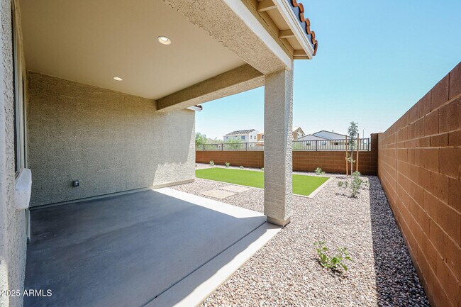 Building Photo - 5015 N 88th Ave