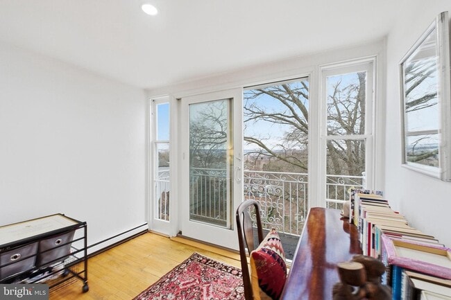 Building Photo - 3308 R St NW