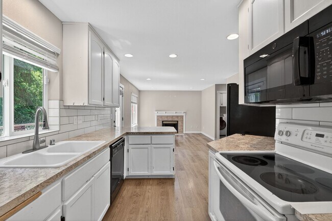Building Photo - A Private Sanctuary with Perfect Proximity