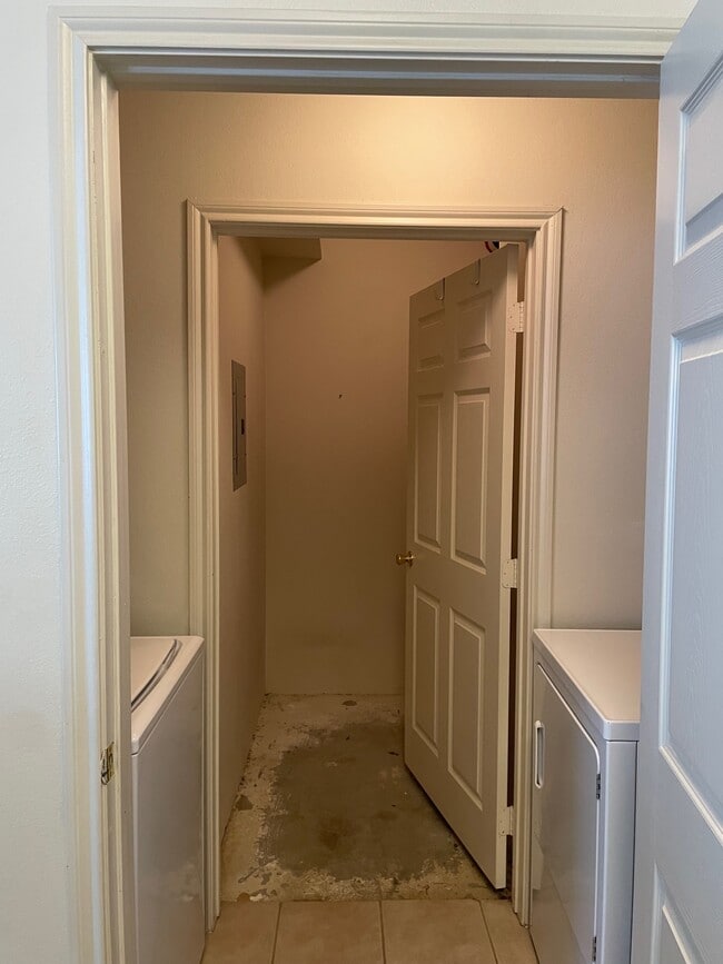 Building Photo - 12886 Ironstone Way