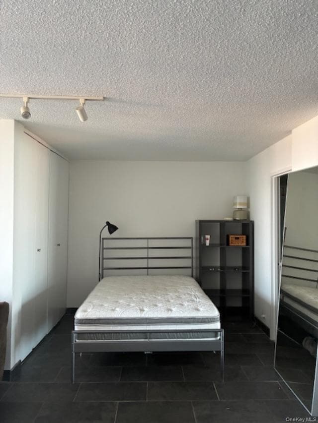 Building Photo - 150-38 Union Tpke Un